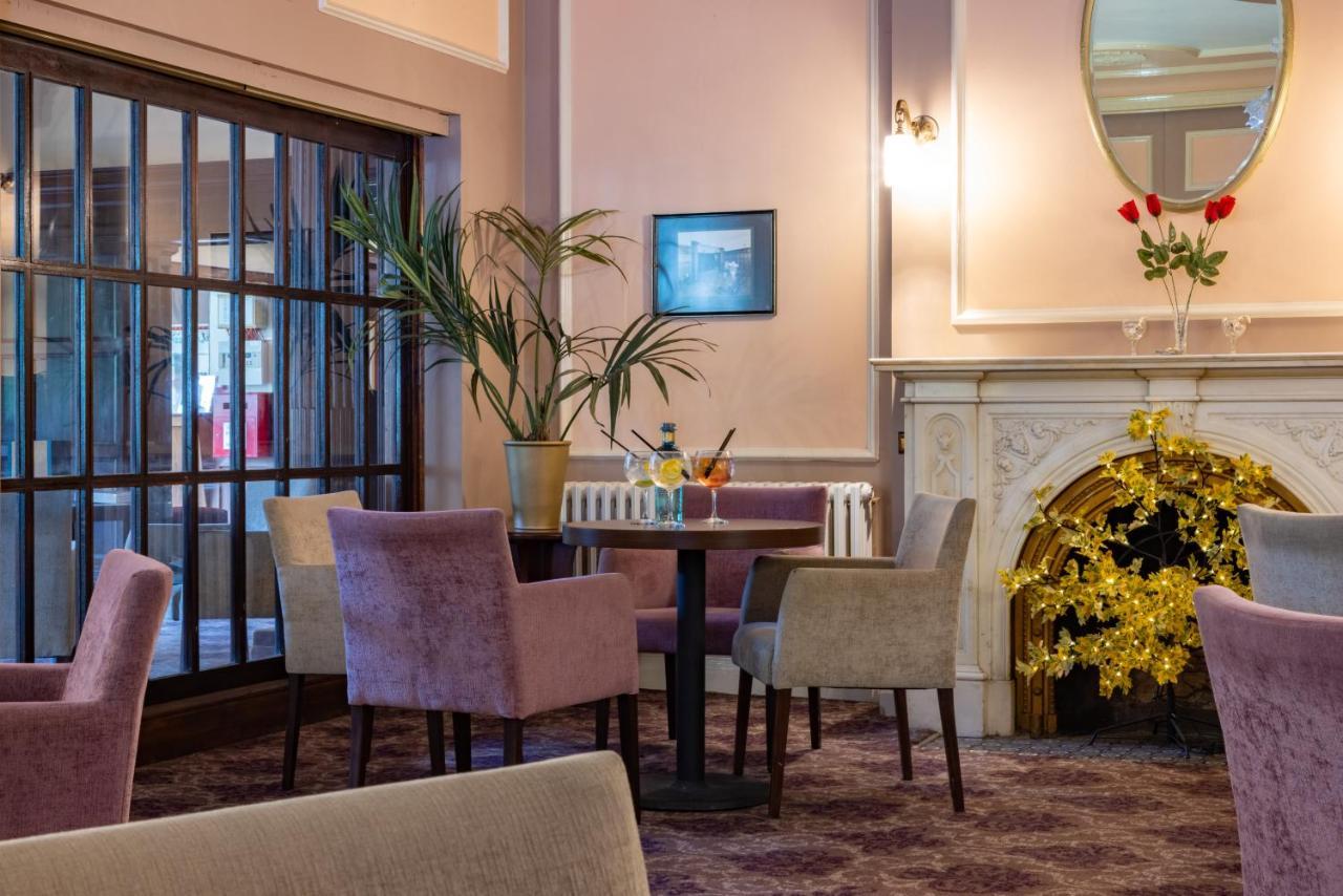 The Broadway Park Hotel Sandown Exterior photo